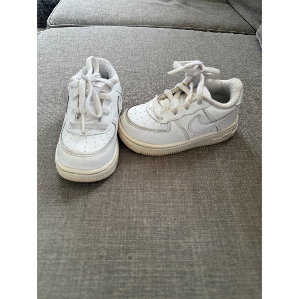 White Nike Air force 1 toddler 6C